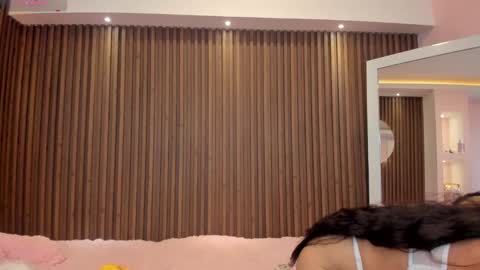 Isabella Cooper online show from December 19, 2024, 8:34 pm