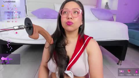 Snapshot of isabella_daniell chatting on February 12, 2025, 3:29 am Isa online show from February 12, 2025, 3:29 am