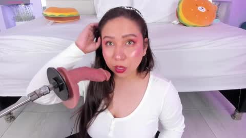 Snapshot of isabella_daniell chatting on September 19, 2025, 3:52 am Isa online show from September 19, 2025, 3:52 am