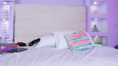 Snapshot of isabella_daniell chatting on October 1, 2025, 4:18 am Isa online show from October 1, 2025, 4:18 am