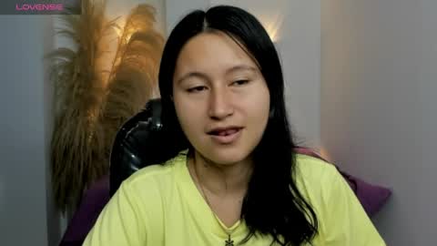Isabella online show from April 18, 2026, 2:43 pm