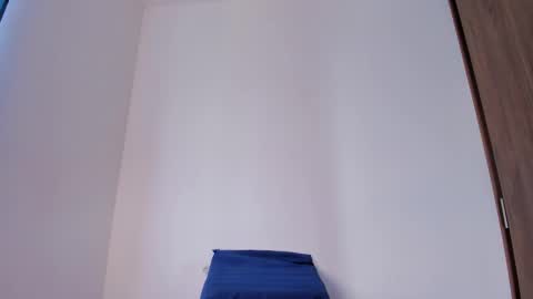  Isabel Lopez online show from November 1, 2025, 12:40 pm