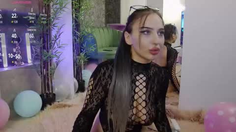 Isabella online show from October 21, 2025, 3:57 pm