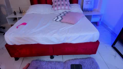 isabella montez online show from January 4, 2025, 3:28 pm
