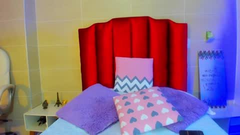 isabella montez online show from January 5, 2025, 12:21 pm