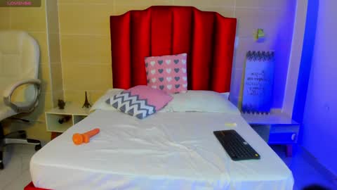 isabella montez online show from January 10, 2025, 6:06 pm