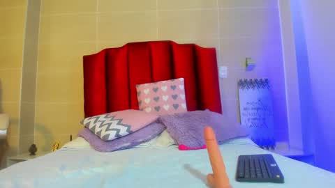 isabella montez online show from January 18, 2025, 3:16 pm
