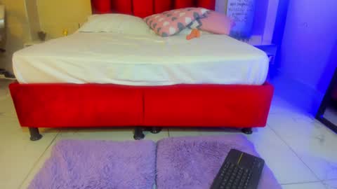 isabella montez online show from January 28, 2025, 3:04 pm