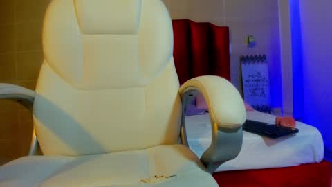 isabella montez online show from February 1, 2025, 6:08 pm