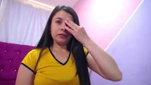 Snapshot of isabella_nice_ chatting on October 28, 2025, 2:53 pm abby online show from October 28, 2025, 2:53 pm