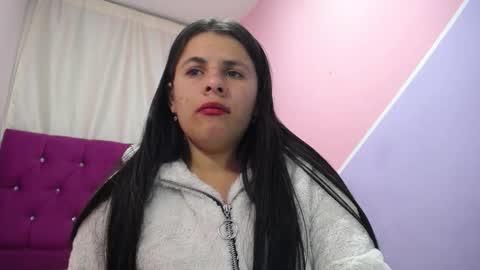 Snapshot of isabella_nice_ chatting on November 6, 2025, 11:48 pm abby online show from November 6, 2025, 11:48 pm