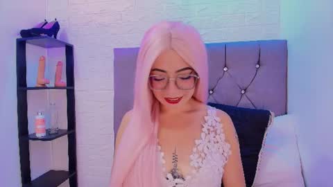 Isabella online show from June 12, 2026, 9:57 pm