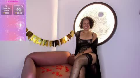 Snapshot of isabella_rosssi1 chatting on September 25, 2025, 4:05 am isabella_rosssi1 online show from September 25, 2025, 4:05 am