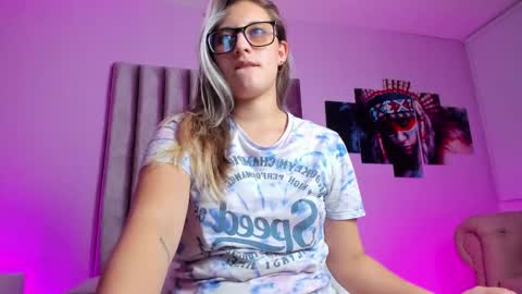 Snapshot of isabella_rross chatting on February 26, 2025, 6:15 am Isabella Rros online show from February 26, 2025, 6:15 am