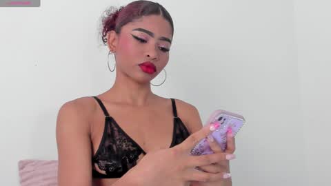 Snapshot of isabella_sex18 chatting on February 26, 2025, 12:49 am isabella online show from February 26, 2025, 12:49 am