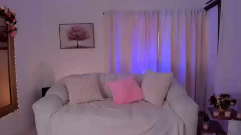 Snapshot of isabellalux_ chatting on March 11, 2026, 2:01 pm ISABELLA online show from March 11, 2026, 2:01 pm