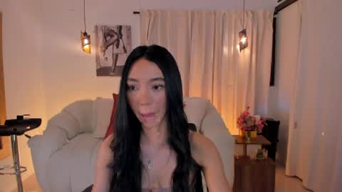 Snapshot of isabellalux_ chatting on April 15, 2026, 5:09 pm ISABELLA online show from April 15, 2026, 5:09 pm