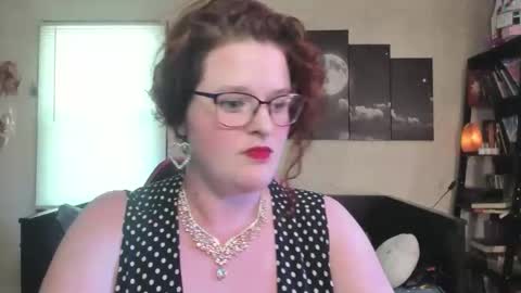 isabellamariedarcy online show from April 20, 2026, 6:42 pm