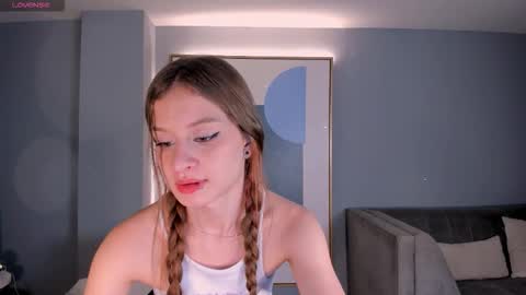 Isabella Moretti online show from March 1, 2026, 4:03 am