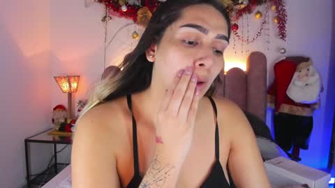  Martina  IG martissmith01 online show from December 24, 2024, 9:33 pm