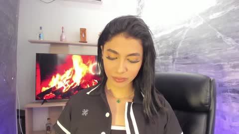 Snapshot of isabellefoxx chatting on December 24, 2024, 5:05 am Isa online show from December 24, 2024, 5:05 am