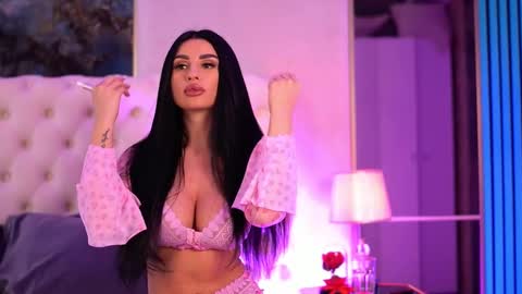 IsabelleHunt online show from March 5, 2025, 9:38 am