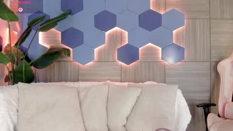 Snapshot of isabellestorm chatting on July 14, 2026, 3:44 am online show from July 14, 2026, 3:44 am