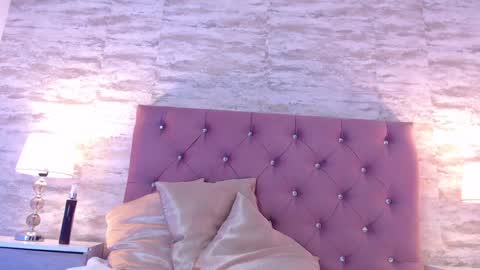 Snapshot of isabellmendez_ chatting on January 28, 2025, 1:39 am IsabellMendez online show from January 28, 2025, 1:39 am