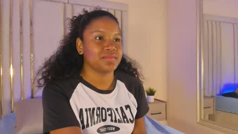 Isabellsmmith online show from October 15, 2025, 1:11 pm