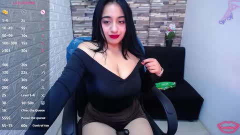 Snapshot of isabelsaenzxx chatting on October 22, 2025, 12:27 pm Hi there im Isabelsaenzxx online show from October 22, 2025, 12:27 pm
