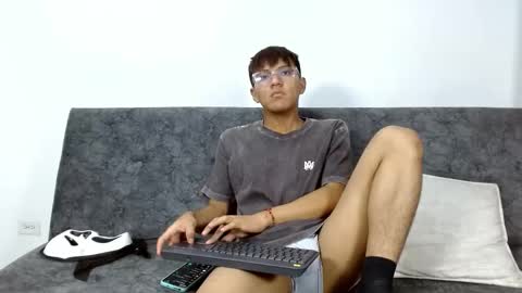 Snapshot of isak_lane chatting on November 1, 2025, 1:51 am isak_lane online show from November 1, 2025, 1:51 am