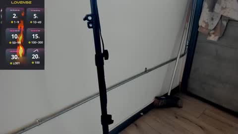 Snapshot of isasanders chatting on October 18, 2025, 7:36 pm I S A S AN D E R S online show from October 18, 2025, 7:36 pm