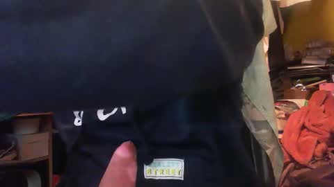 Isazayh online show from December 1, 2025, 8:58 pm