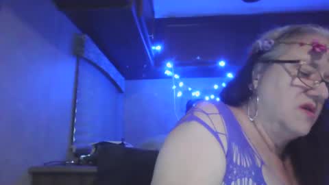 Snapshot of iseestarz420 chatting on December 10, 2024, 8:49 pm Iseestarz420 online show from December 10, 2024, 8:49 pm