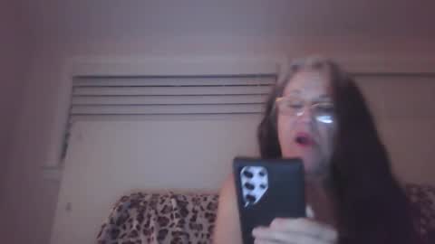 Snapshot of iseestarz420 chatting on January 1, 2025, 5:54 am Iseestarz420 online show from January 1, 2025, 5:54 am