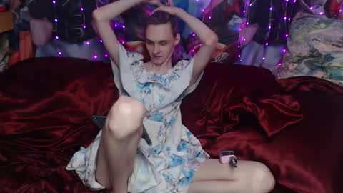 Snapshot of iselestias chatting on October 3, 2025, 11:13 pm Sele online show from October 3, 2025, 11:13 pm