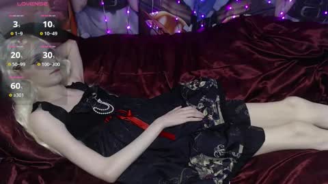 Snapshot of iselestias chatting on October 6, 2025, 10:51 pm Sele online show from October 6, 2025, 10:51 pm