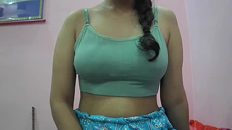 ishika_singh_ online show from October 20, 2025, 1:28 am