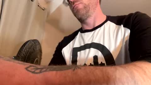 Snapshot of ishouldntbeonhereagain chatting on January 25, 2025, 9:36 am Daddy Master Master Daddy online show from January 25, 2025, 9:36 am