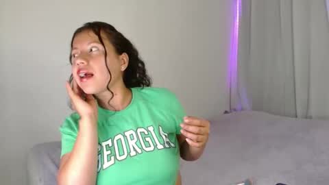 Snapshot of isis_cb17 chatting on January 30, 2025, 8:42 pm Isis online show from January 30, 2025, 8:42 pm