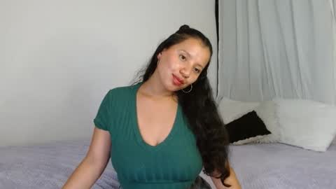 Snapshot of isis_cb17 chatting on February 15, 2025, 11:14 pm Isis online show from February 15, 2025, 11:14 pm