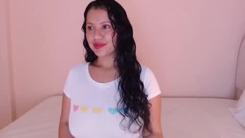 Snapshot of isis_cb17 chatting on September 11, 2025, 8:47 am Isis online show from September 11, 2025, 8:47 am