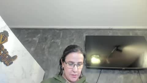 Isis online show from February 17, 2026, 10:49 pm