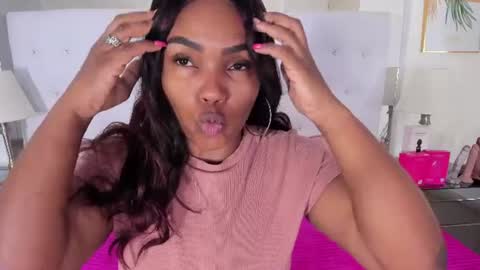 Snapshot of isla_scott chatting on July 16, 2026, 11:38 am Vanessa online show from July 16, 2026, 11:38 am