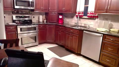 Snapshot of islandguy70 chatting on October 8, 2025, 10:40 pm Jim online show from October 8, 2025, 10:40 pm