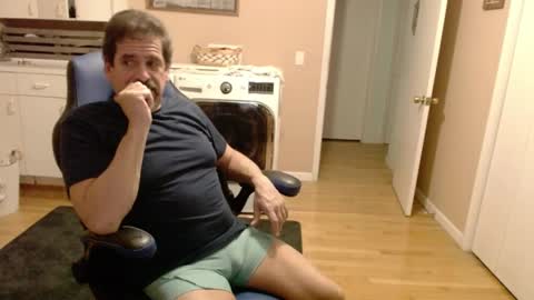 Snapshot of islandguy70 chatting on November 8, 2025, 5:18 am Jim online show from November 8, 2025, 5:18 am