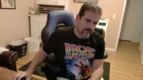 Snapshot of islandguy70 chatting on November 9, 2025, 9:35 pm Jim online show from November 9, 2025, 9:35 pm