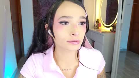 I S S A B E L A Igissaa ax    Xlittleissa  online show from February 18, 2026, 10:28 pm