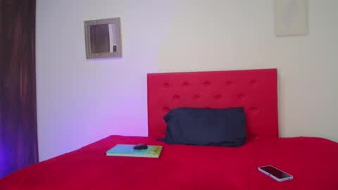 Snapshot of issa_kitty chatting on December 6, 2024, 6:28 pm issa_kitty online show from December 6, 2024, 6:28 pm