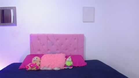 Snapshot of issa_kitty chatting on February 24, 2025, 7:41 pm issa_kitty online show from February 24, 2025, 7:41 pm